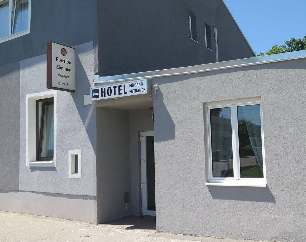 Pension Casa Topolino Винер-Нойштадт Экстерьер фото