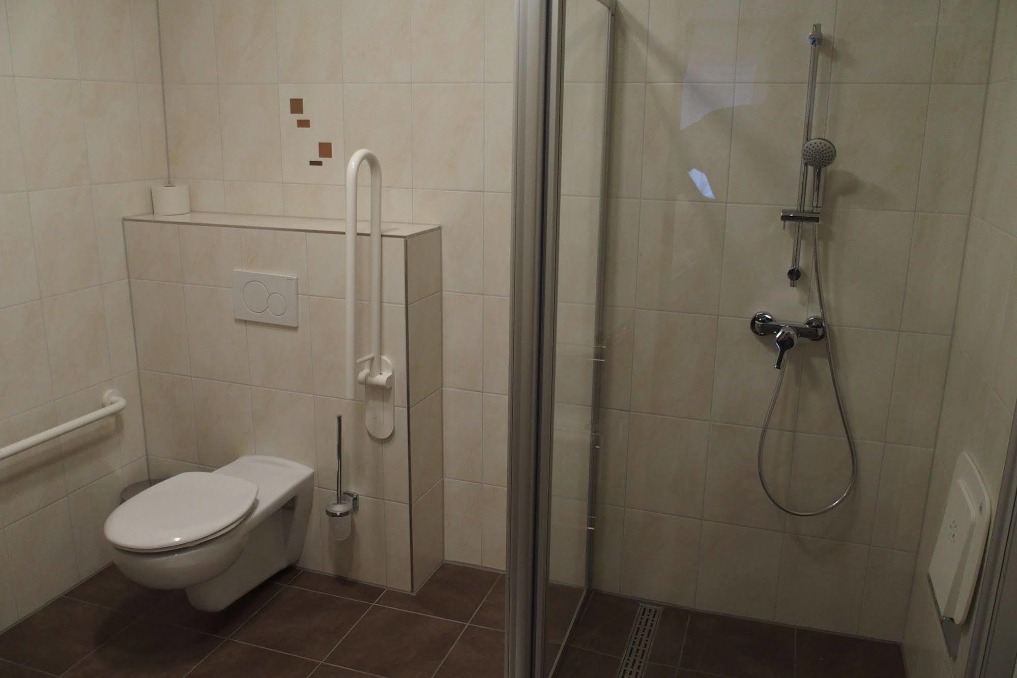 Pension Casa Topolino Винер-Нойштадт Экстерьер фото
